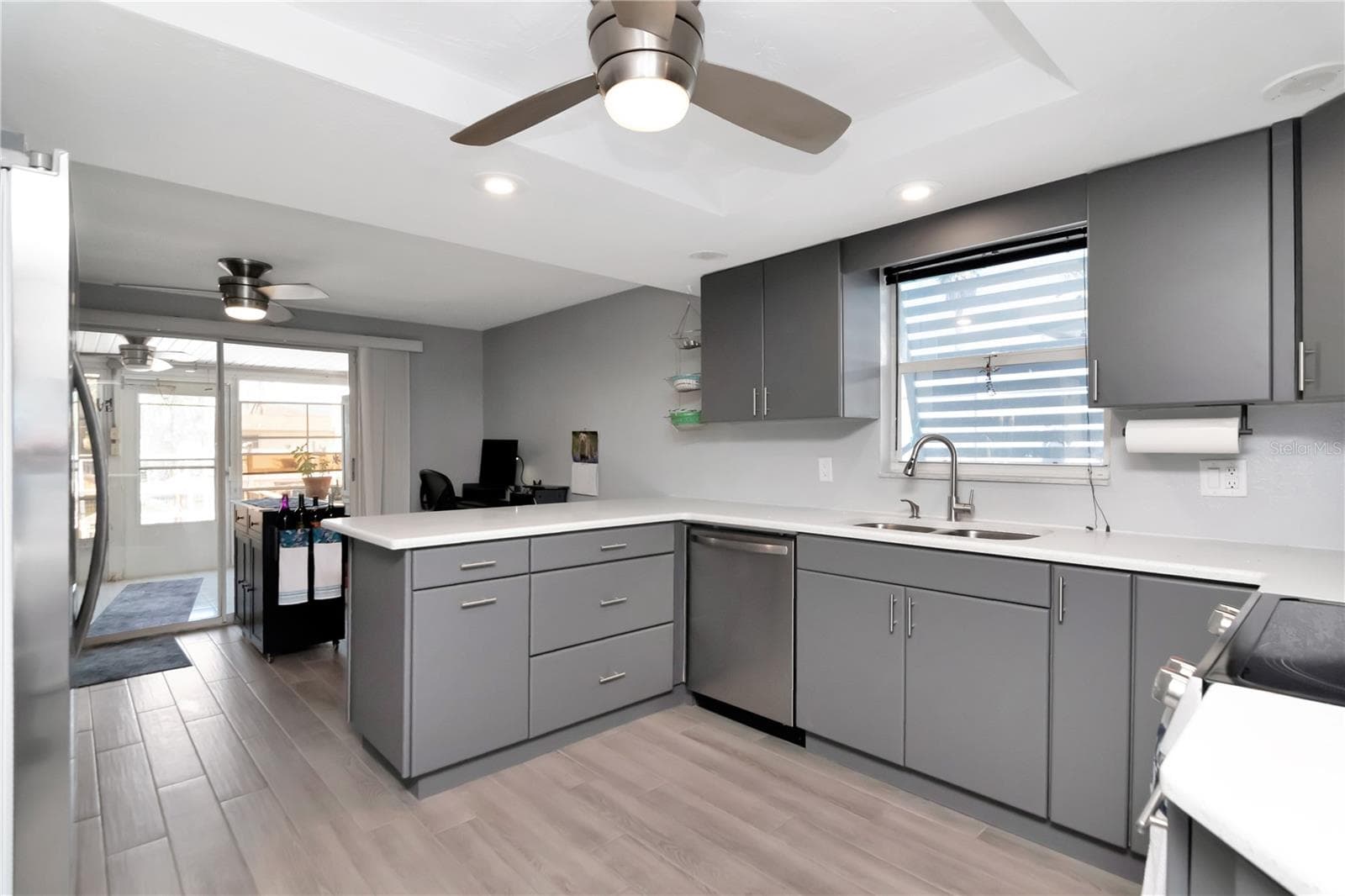 Kitchen - 13615 STACEY DR, HUDSON