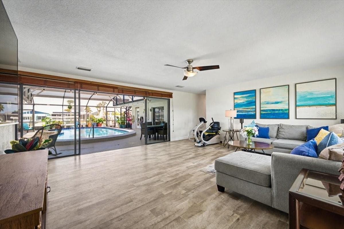 Living Area - 124 ANCHOR DR, PONCE INLET