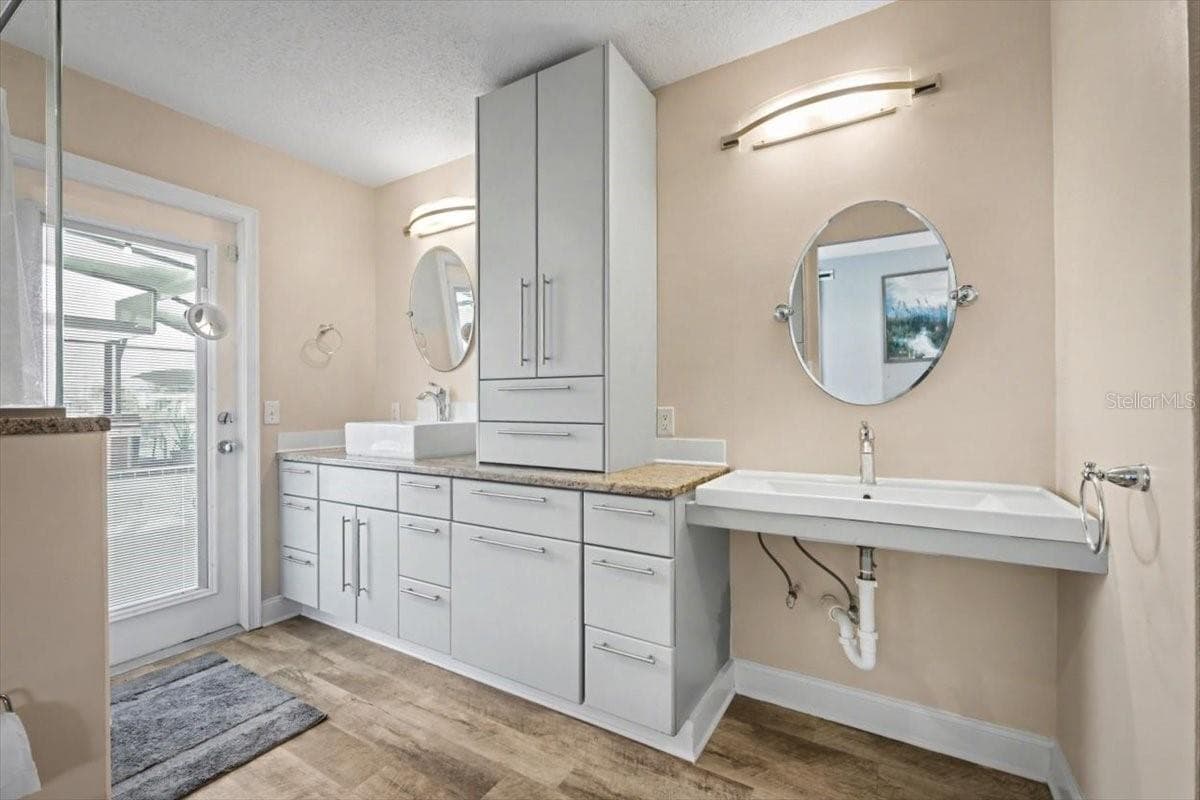 Primary Bathroom - 124 ANCHOR DR, PONCE INLET