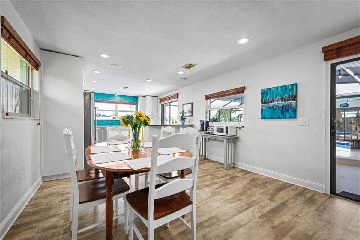 Dining Area - 124 ANCHOR DR, PONCE INLET