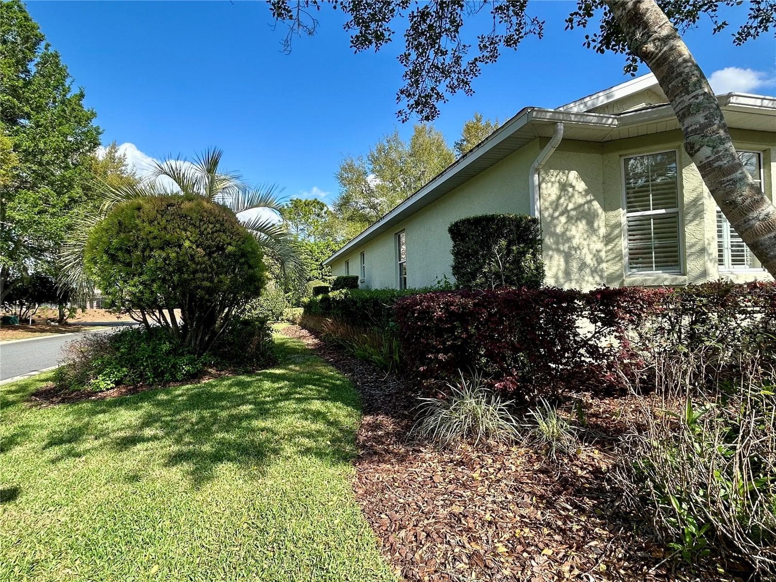 Left side of home on the corner - 8368 SW 79TH CIR, OCALA