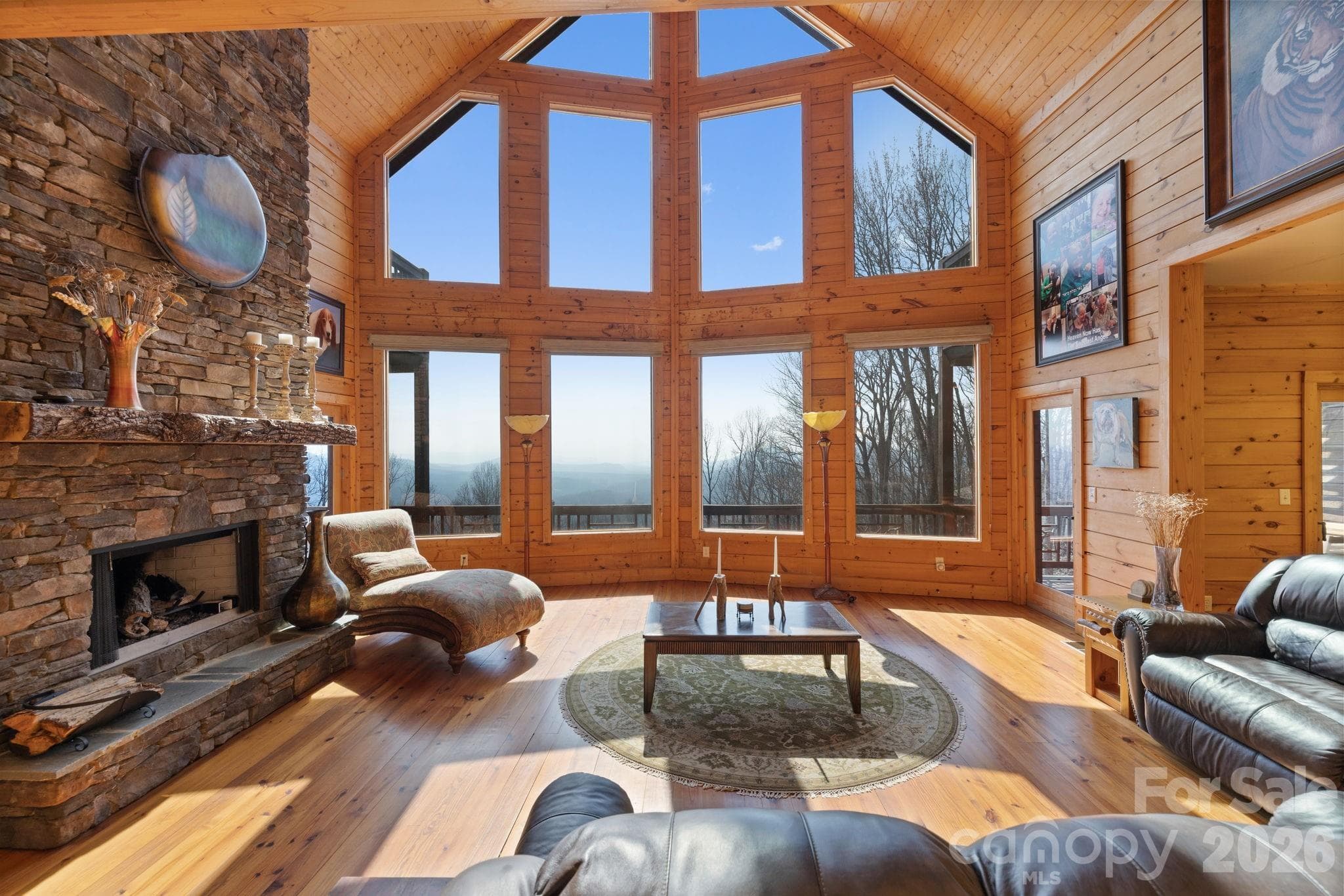 Open easy layout. - 277 Kestrel Court, Sapphire