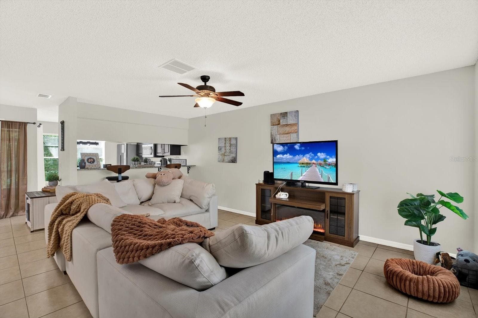 Townhouse at 5844 RED CEDAR LN, TAMPA, photo 3 of 26