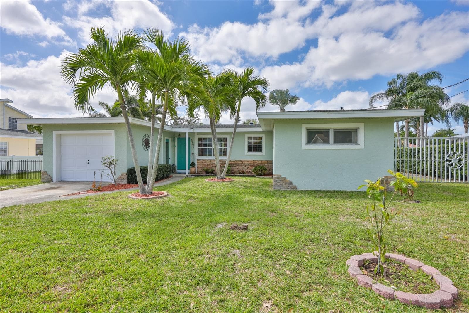 Single Family Residence at 6907 9TH AVE NW, BRADENTON, photo 4 of 61