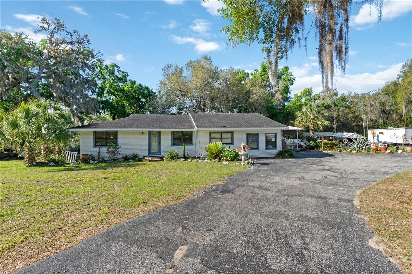 Single Family Residence at 270 W MCCLENDON ST, LADY LAKE, photo 4 of 46