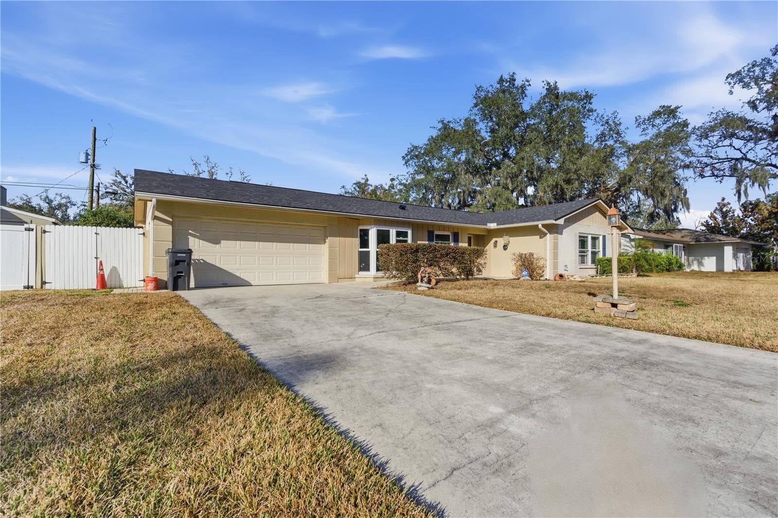 Single Family Residence at 308 ELLEN WAY, BRANDON, photo 4 of 42