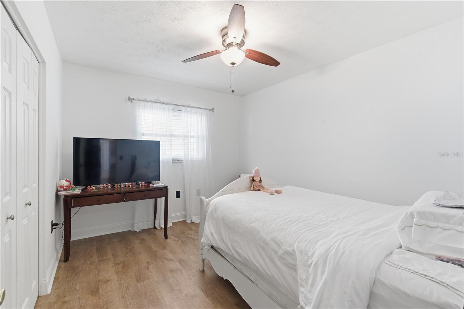 Single Family Residence at 308 ELLEN WAY, BRANDON, photo 14 of 42