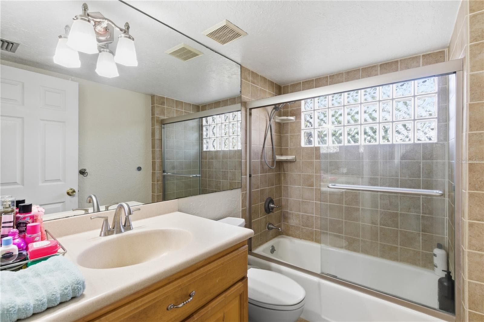 Single Family Residence at 308 ELLEN WAY, BRANDON, photo 18 of 42