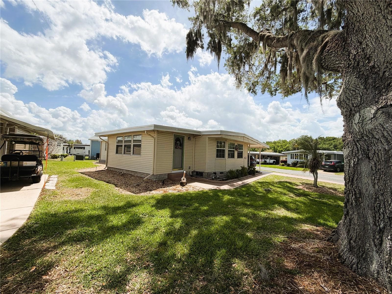 Mobile Home at 121 AZALEA TRL, LEESBURG, photo 5 of 44