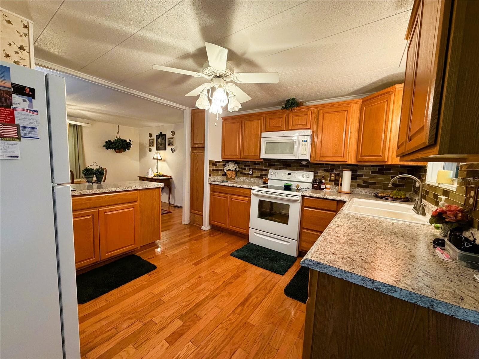 Mobile Home at 121 AZALEA TRL, LEESBURG, photo 8 of 44