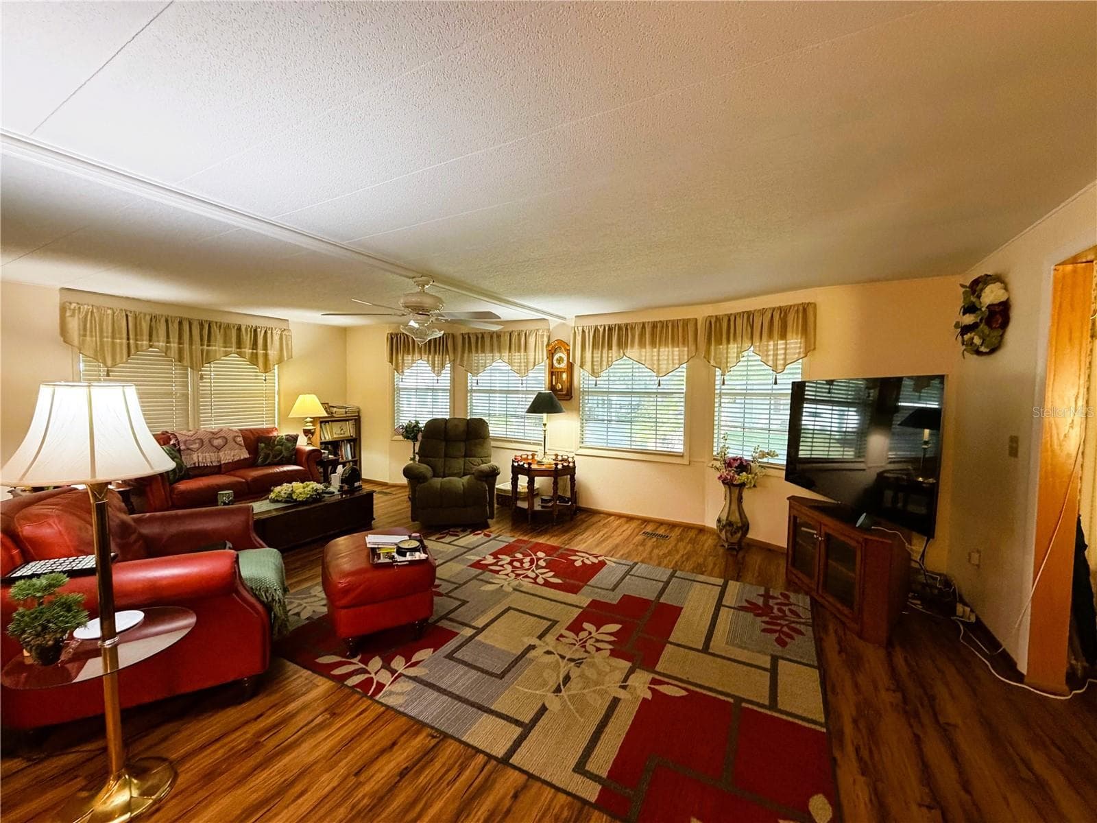 Mobile Home at 121 AZALEA TRL, LEESBURG, photo 14 of 44