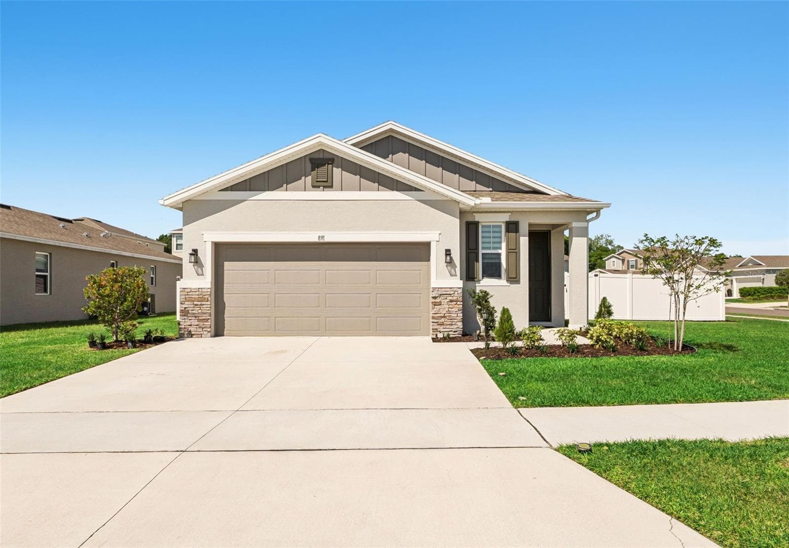 891 BLUE CREEK DR