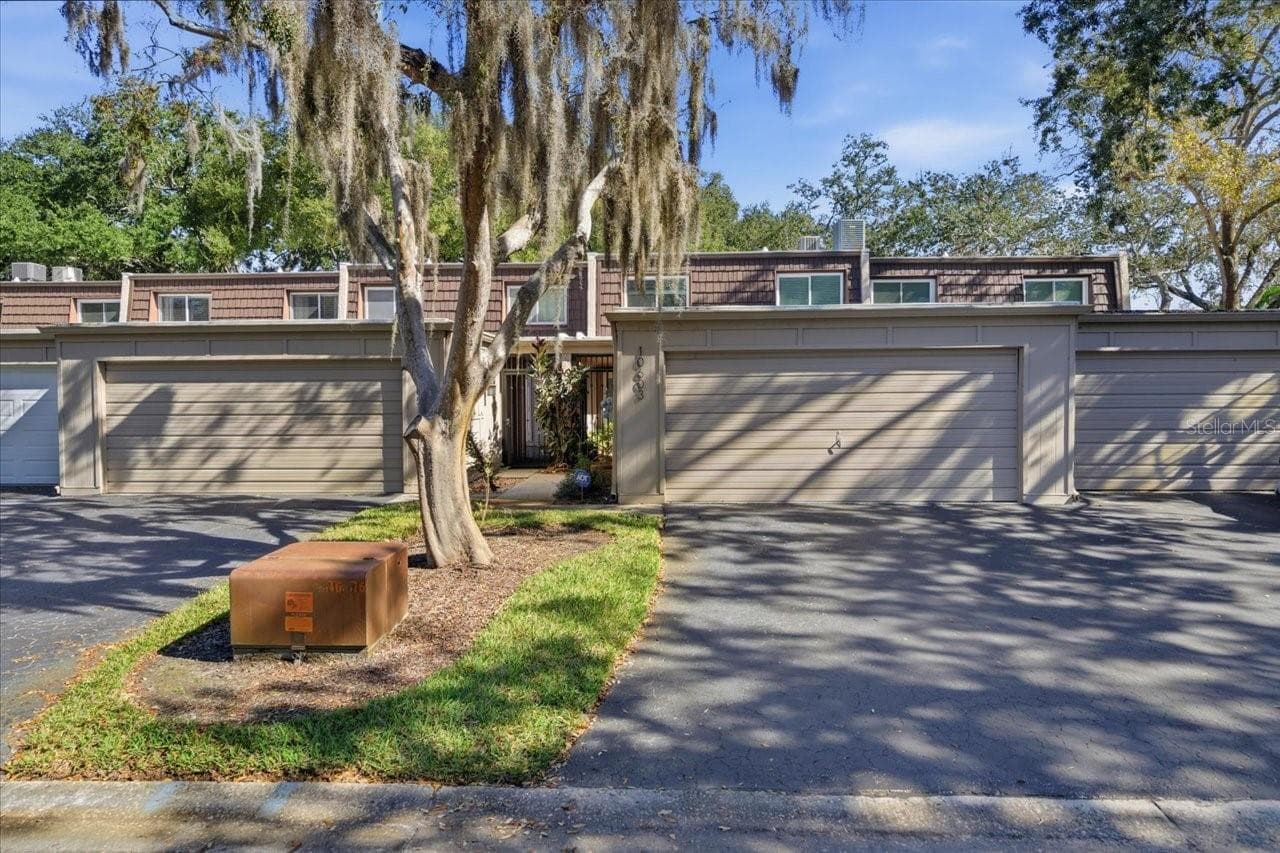 Condominium at 10603 CARROLLBROOK WAY #10603, TAMPA, photo 2 of 38