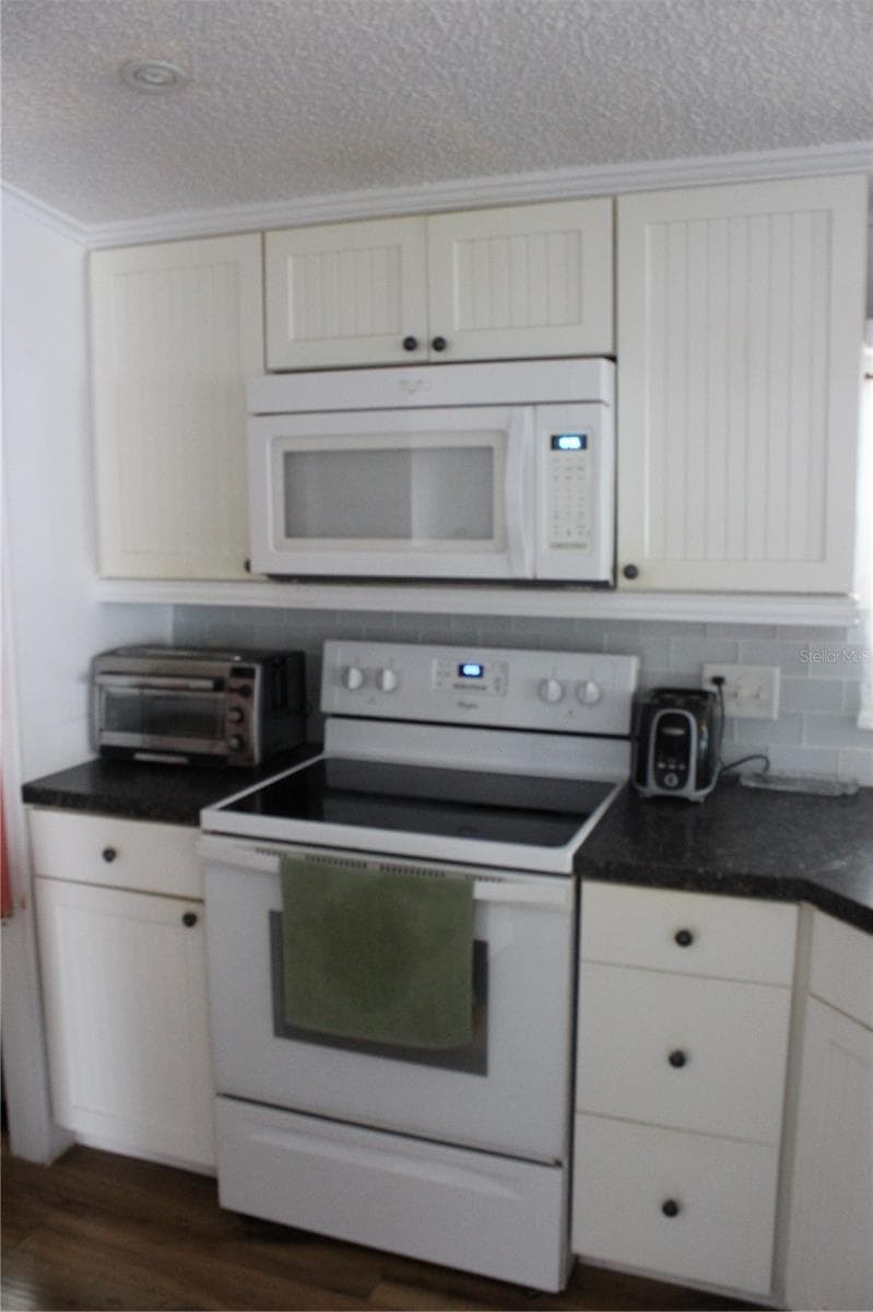 Manufactured Home at 6807 MOUNT PLEASANT RD NE #51, ST PETERSBURG, photo 10 of 24