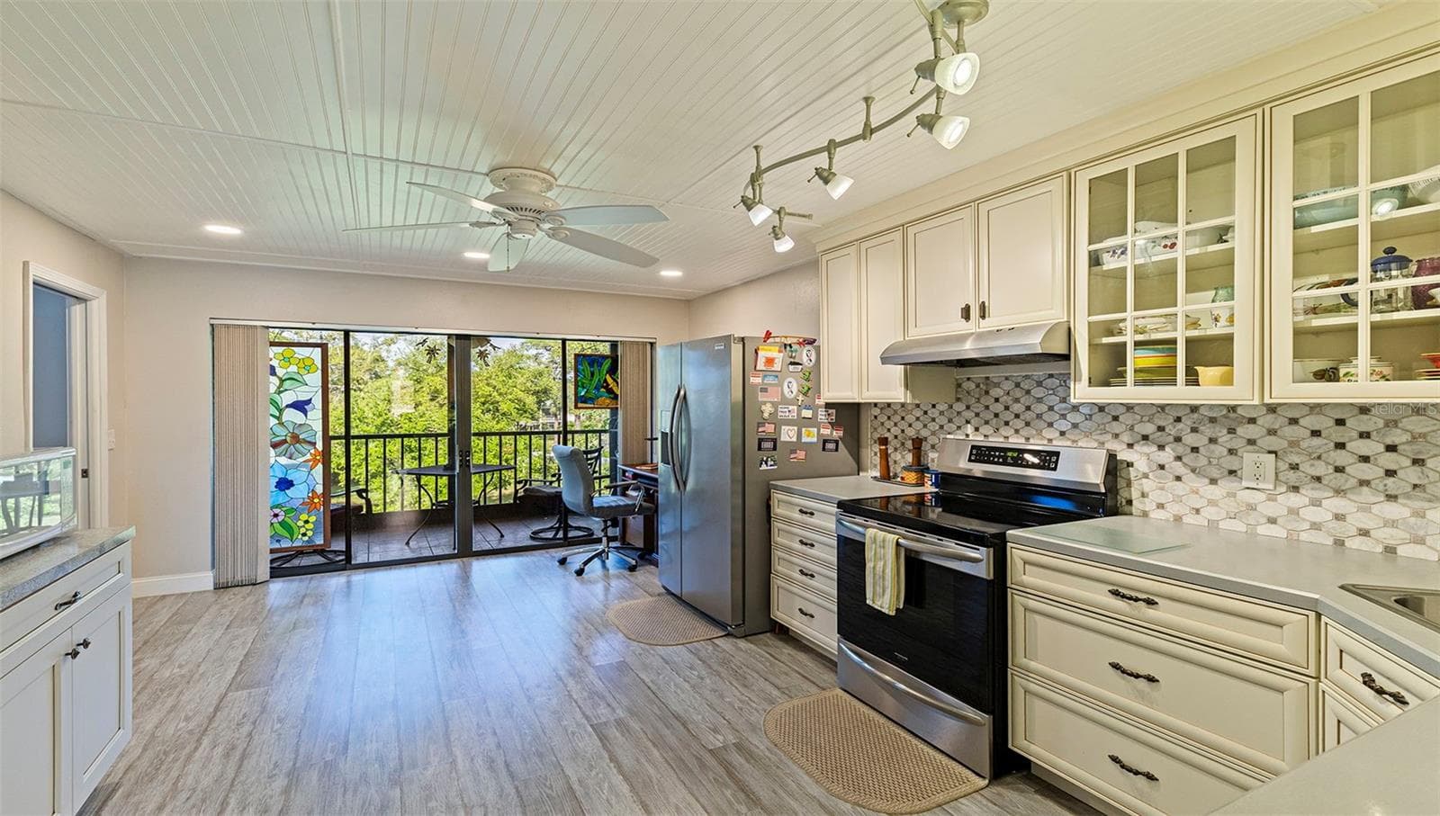 Condominium at 4910 BAY ST NE #310, ST PETERSBURG, photo 8 of 30