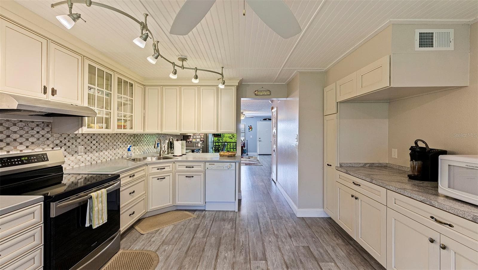 Condominium at 4910 BAY ST NE #310, ST PETERSBURG, photo 12 of 30