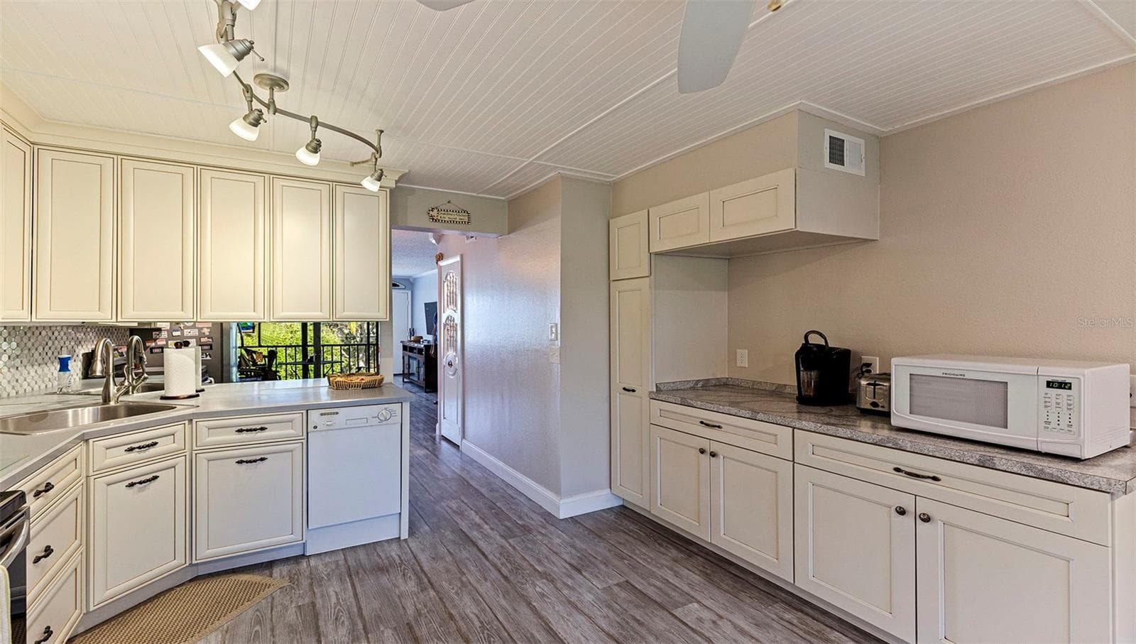 Condominium at 4910 BAY ST NE #310, ST PETERSBURG, photo 13 of 30