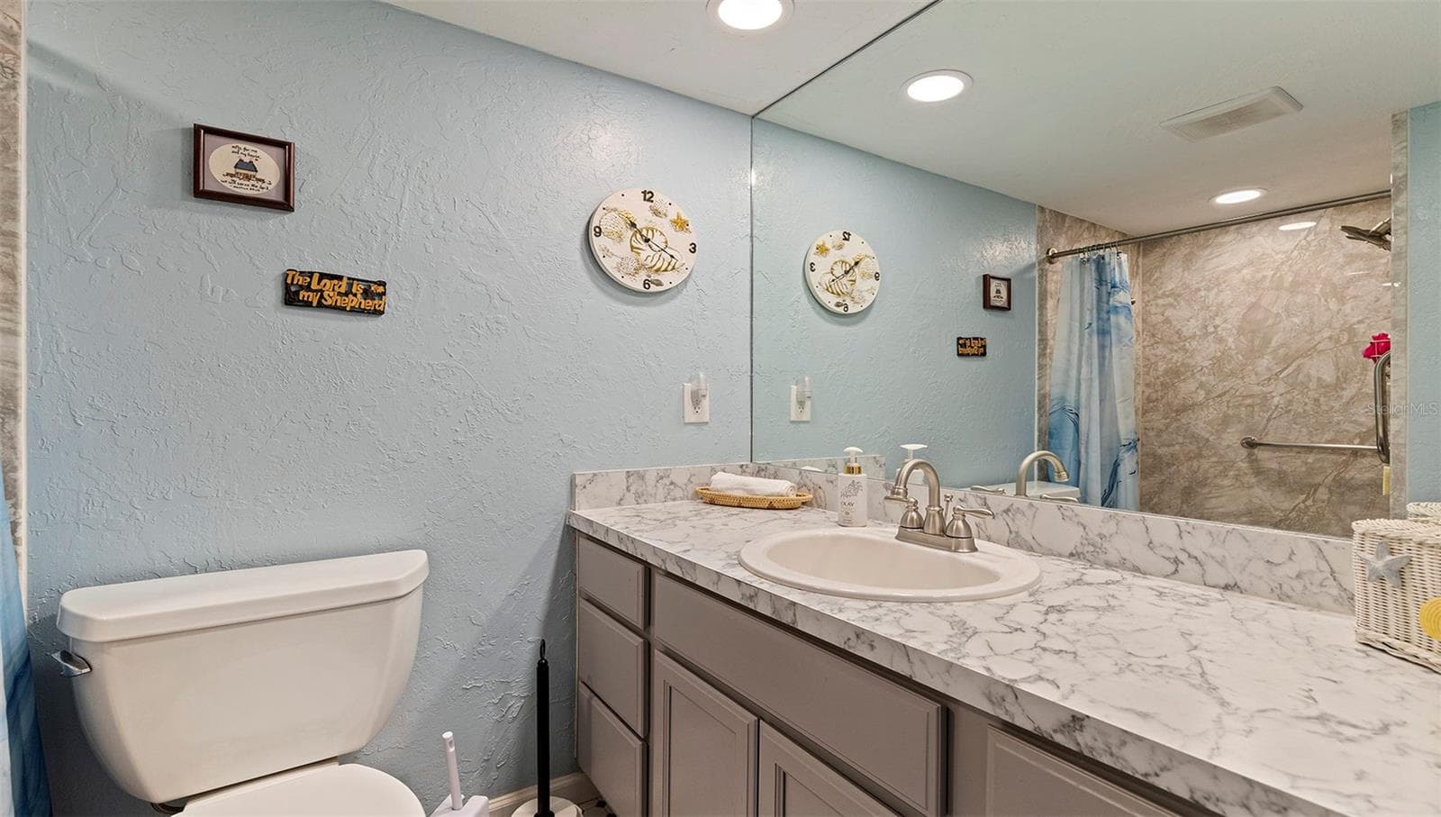 Condominium at 4910 BAY ST NE #310, ST PETERSBURG, photo 19 of 30