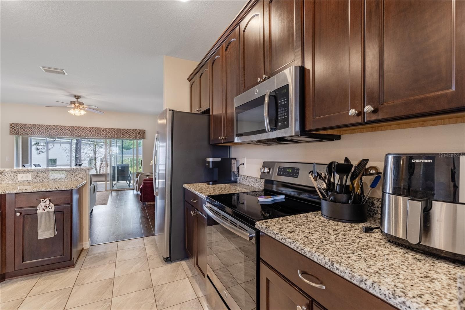 Single Family Residence at 27118 ROANOKE DR, LEESBURG, photo 5 of 38