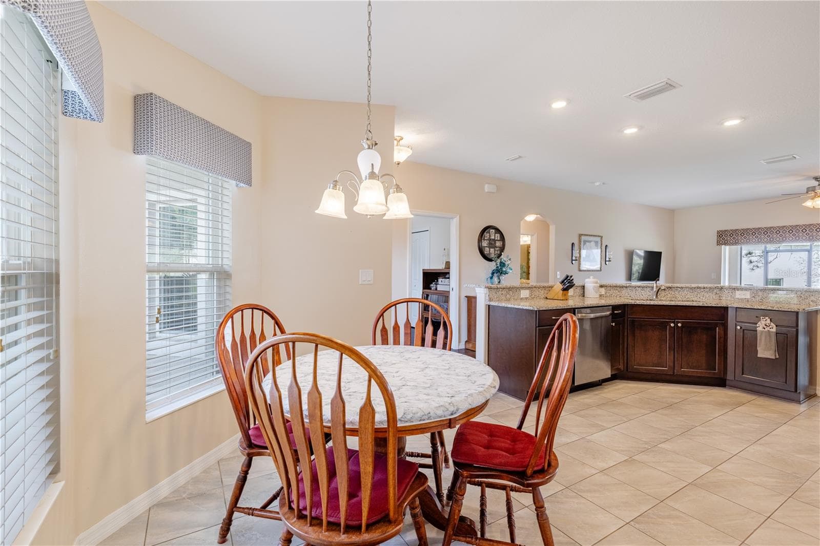 Single Family Residence at 27118 ROANOKE DR, LEESBURG, photo 8 of 38