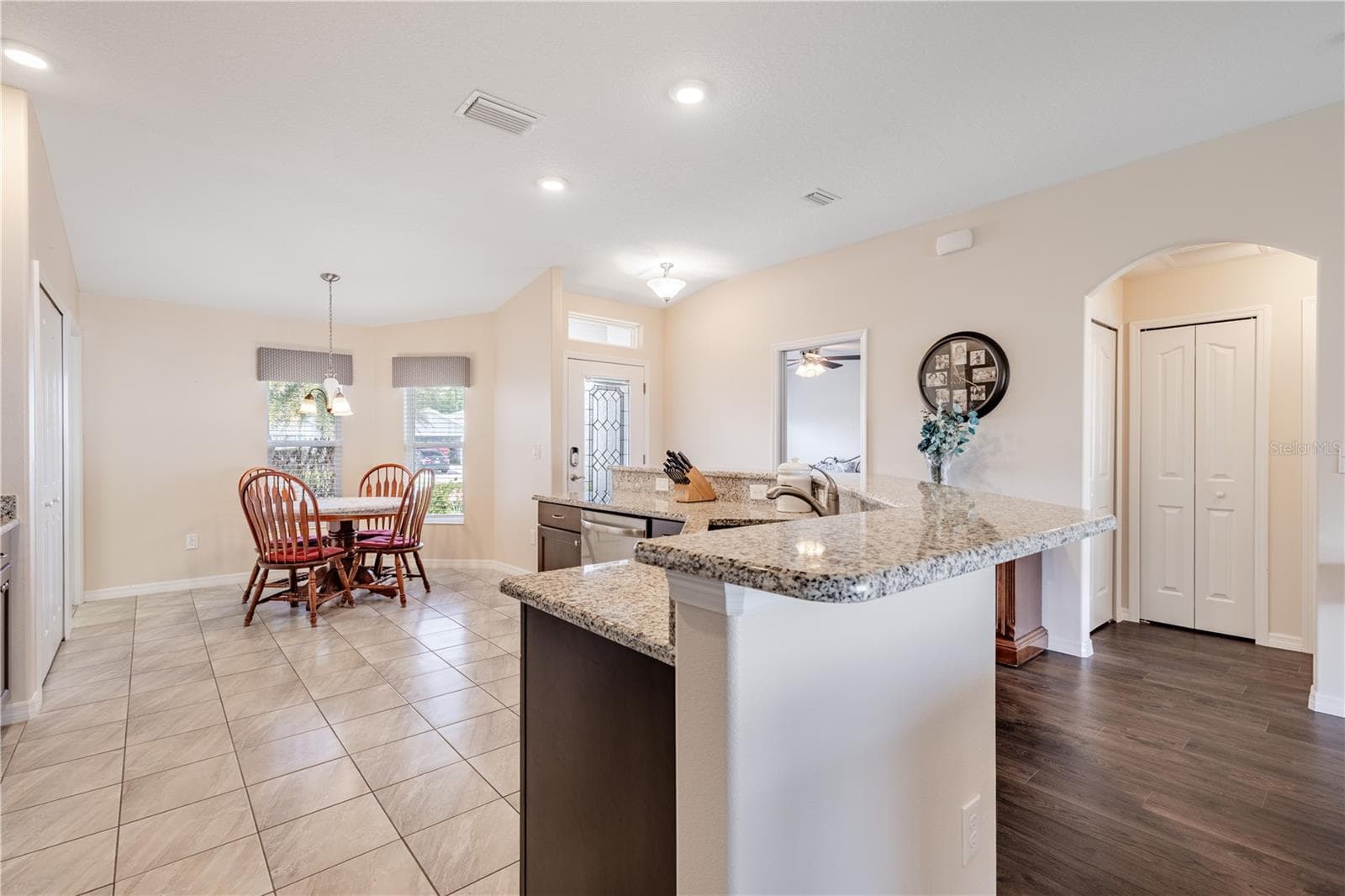 Single Family Residence at 27118 ROANOKE DR, LEESBURG, photo 10 of 38