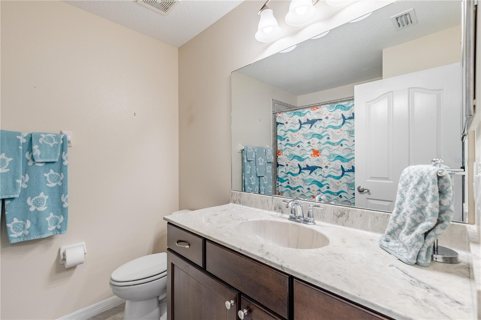 Single Family Residence at 27118 ROANOKE DR, LEESBURG, photo 16 of 38