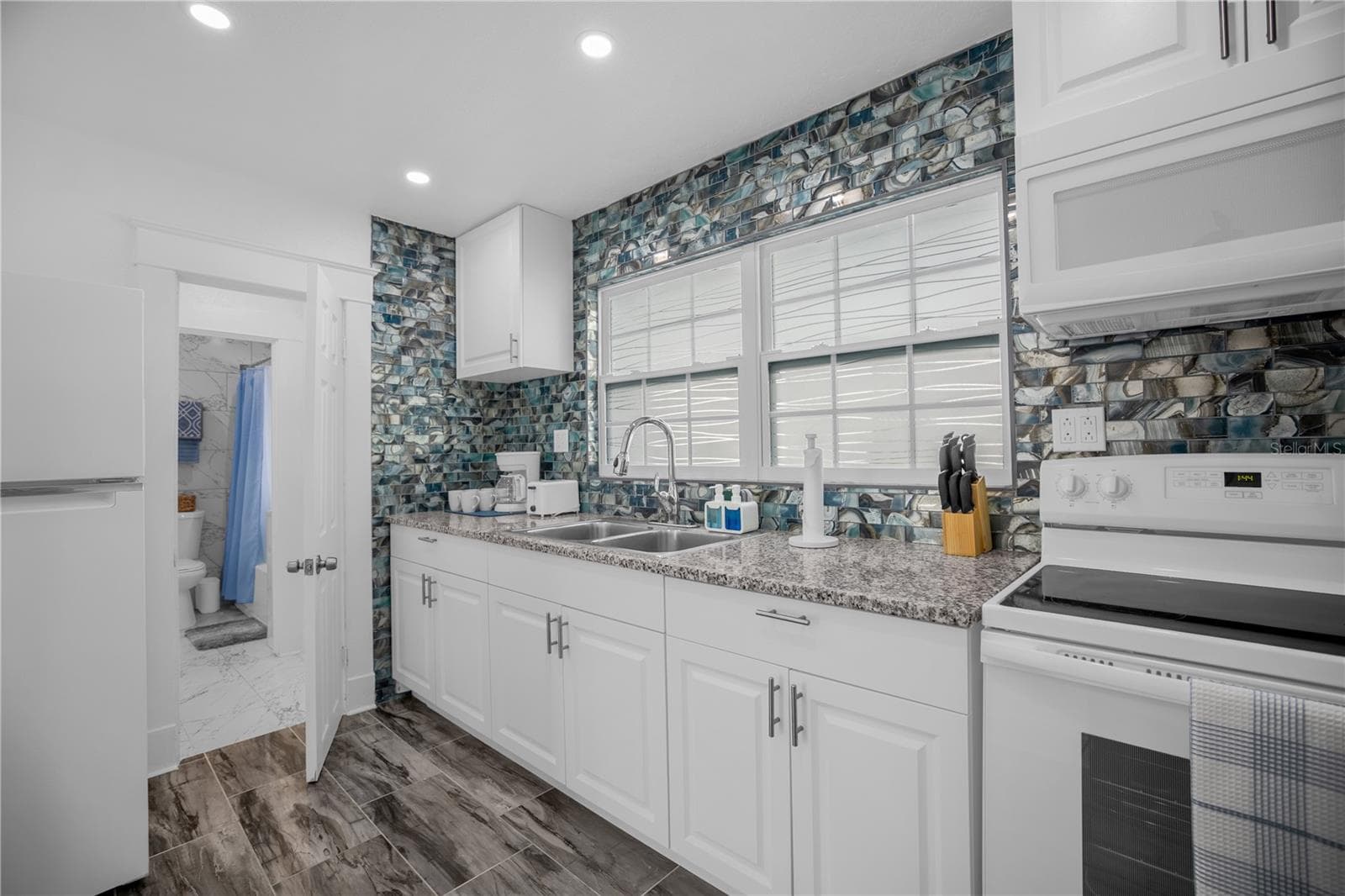 Triplex at 306 MARSHALL ST, CLEARWATER, photo 53 of 82