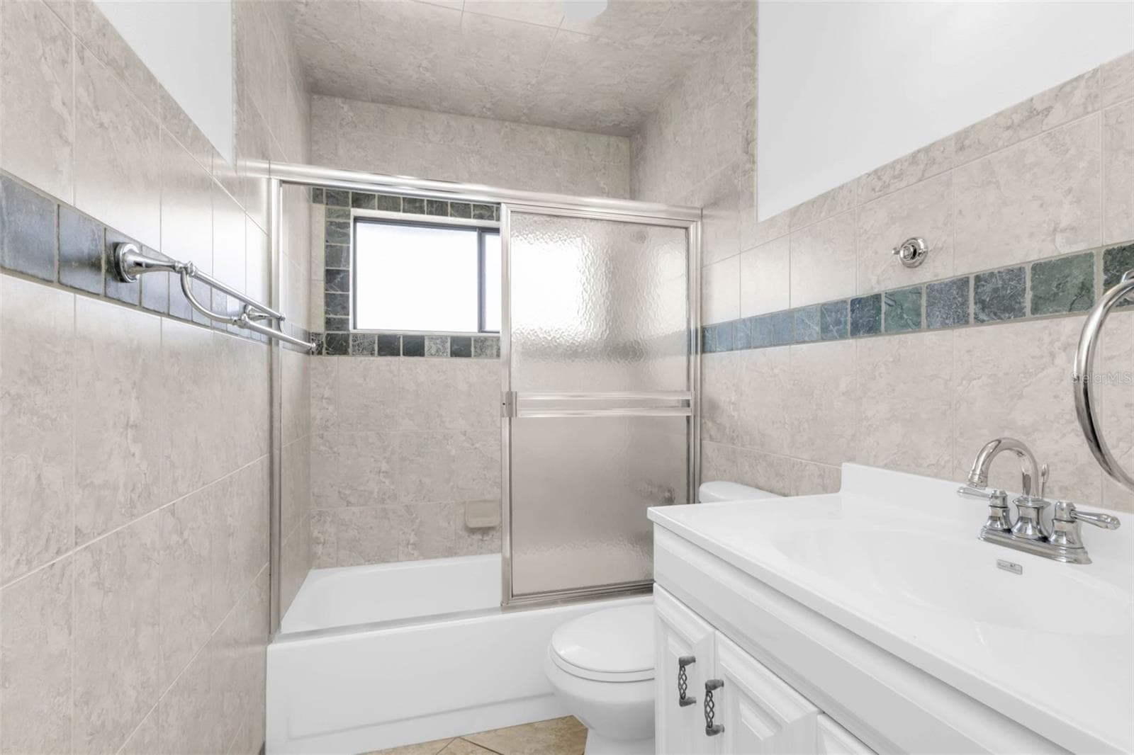 Guest Bathroom - 238 FRY TER SE, PORT CHARLOTTE