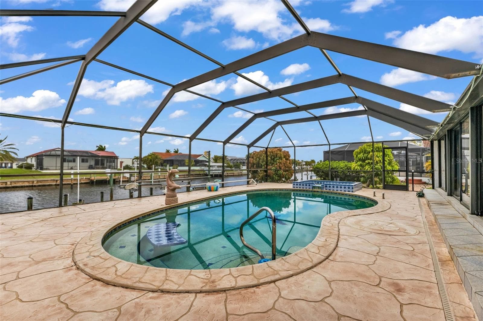 Pool w cocktail table - 238 FRY TER SE, PORT CHARLOTTE
