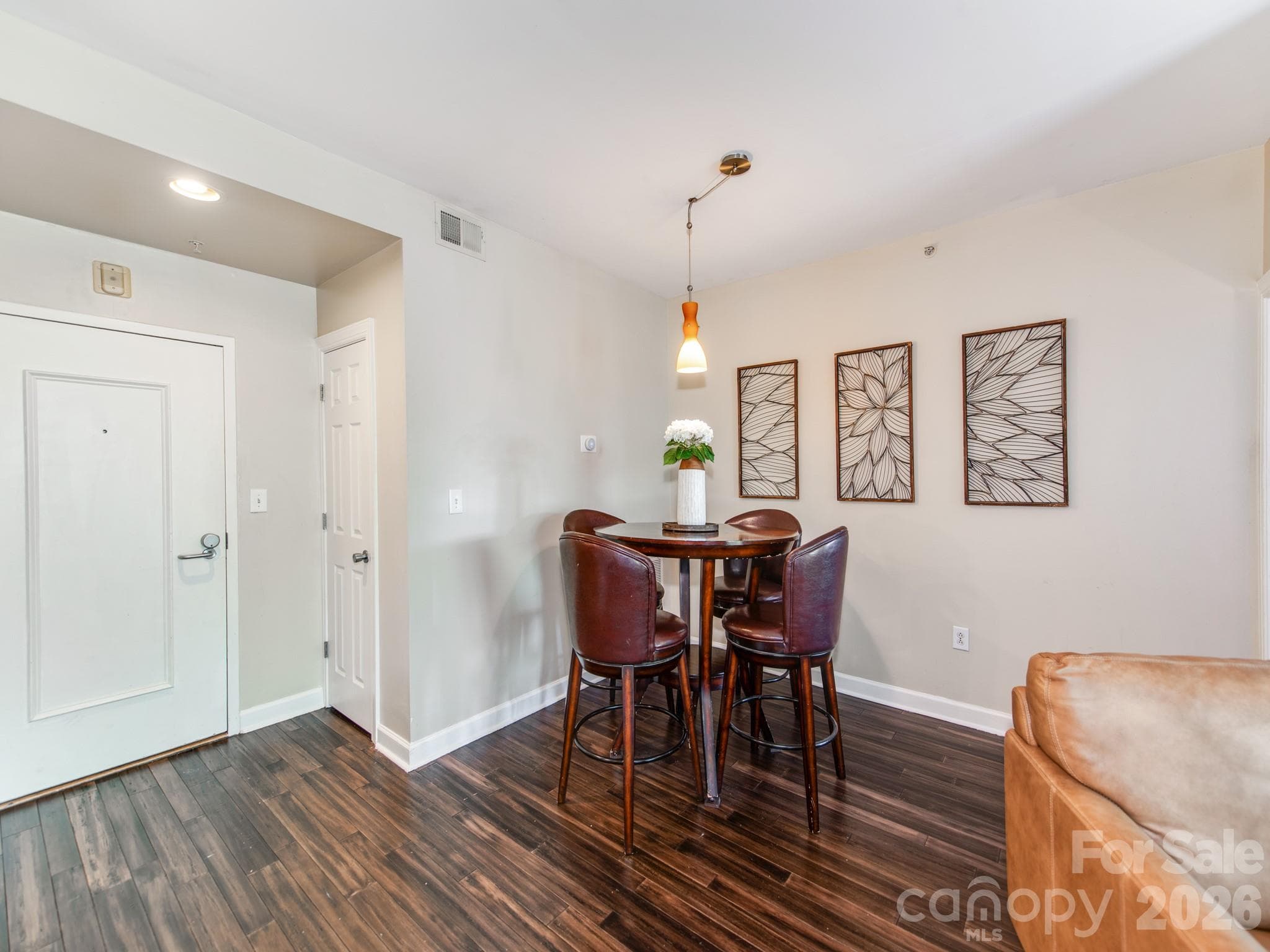 dining area - Charlotte