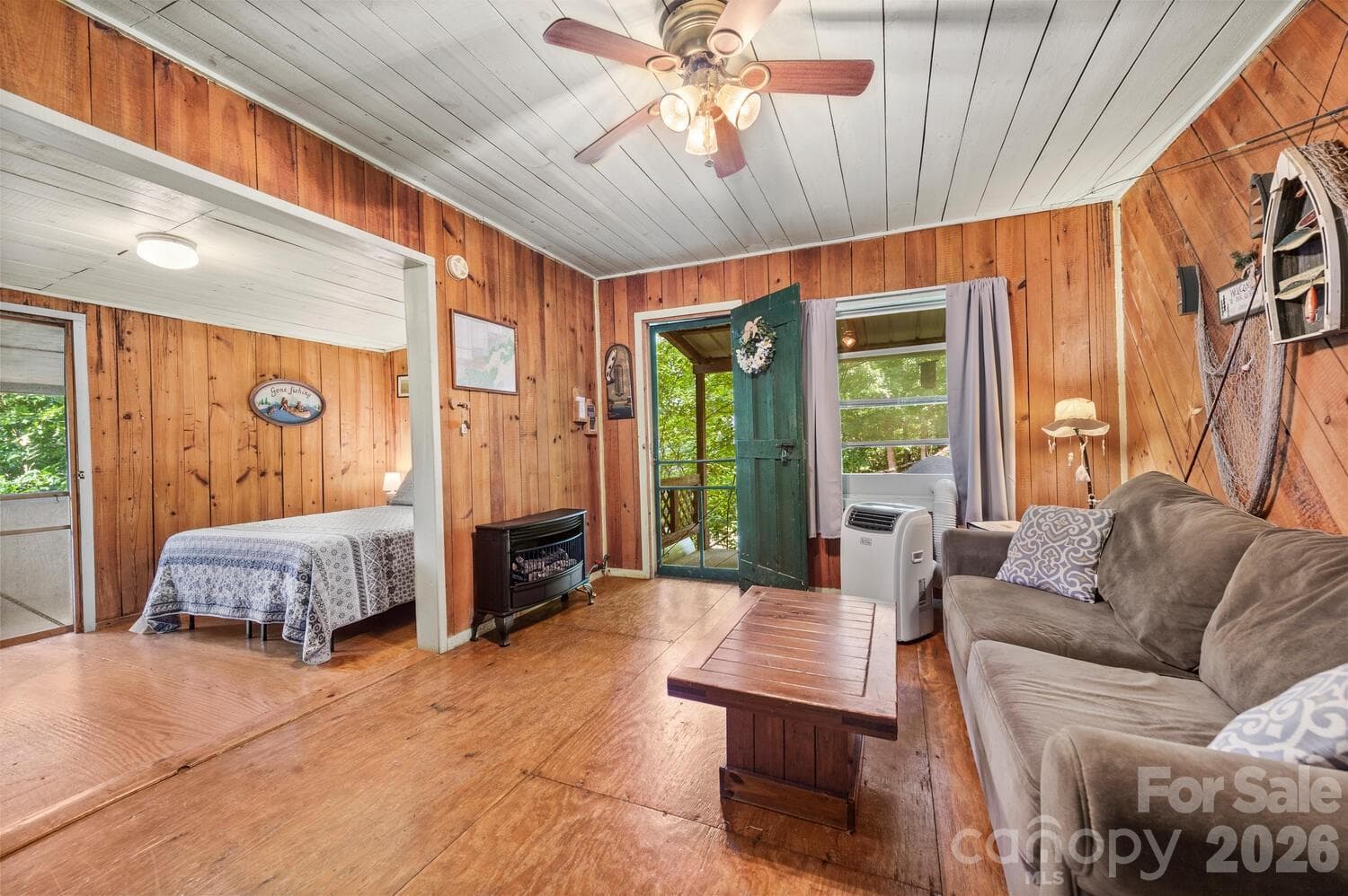 Single Family Residence at 264 Rebel Drive, Hot Springs, photo 2 of 8