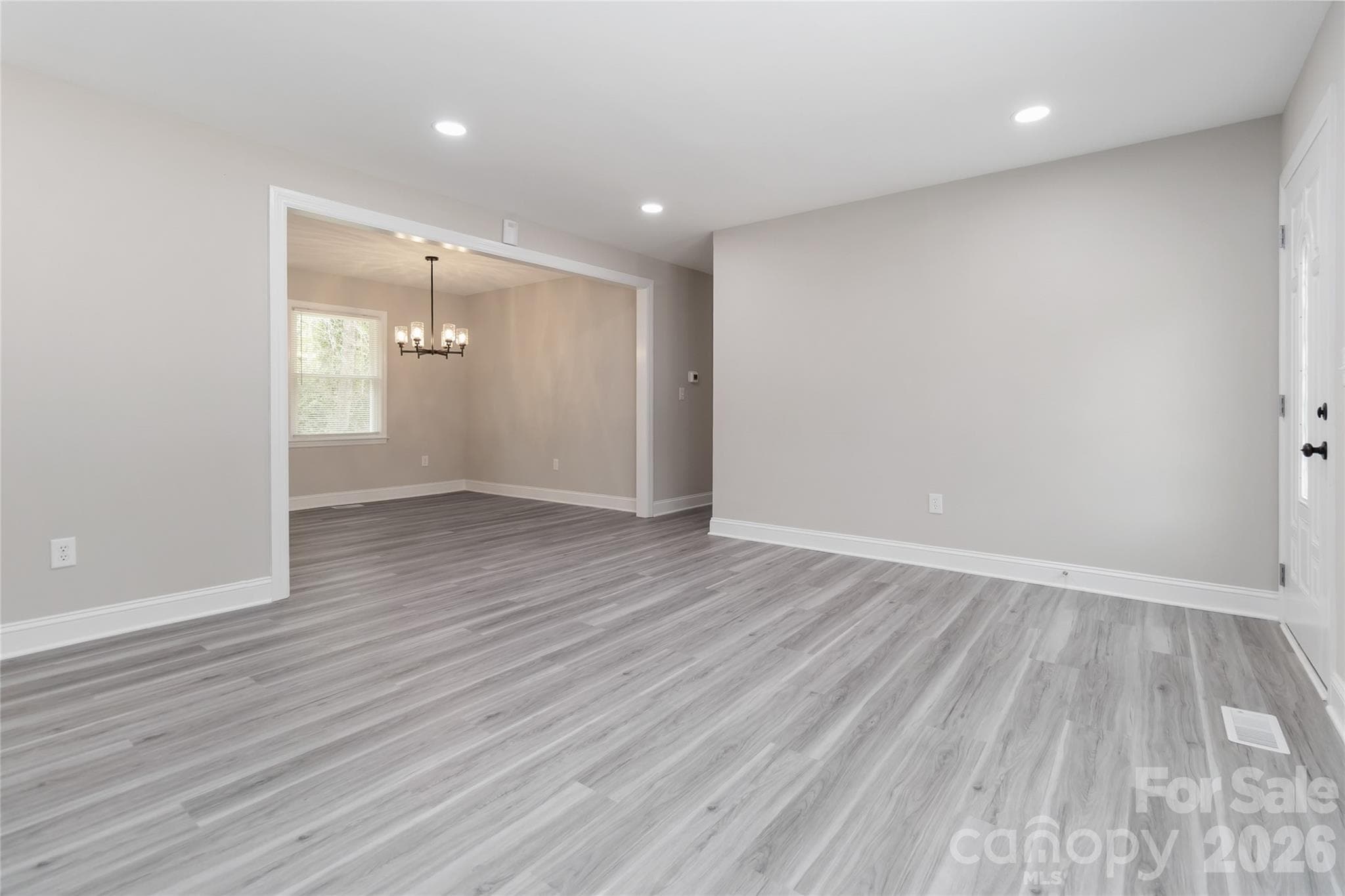 Single Family Residence at 6726 Barrington Drive, Charlotte, photo 5 of 19