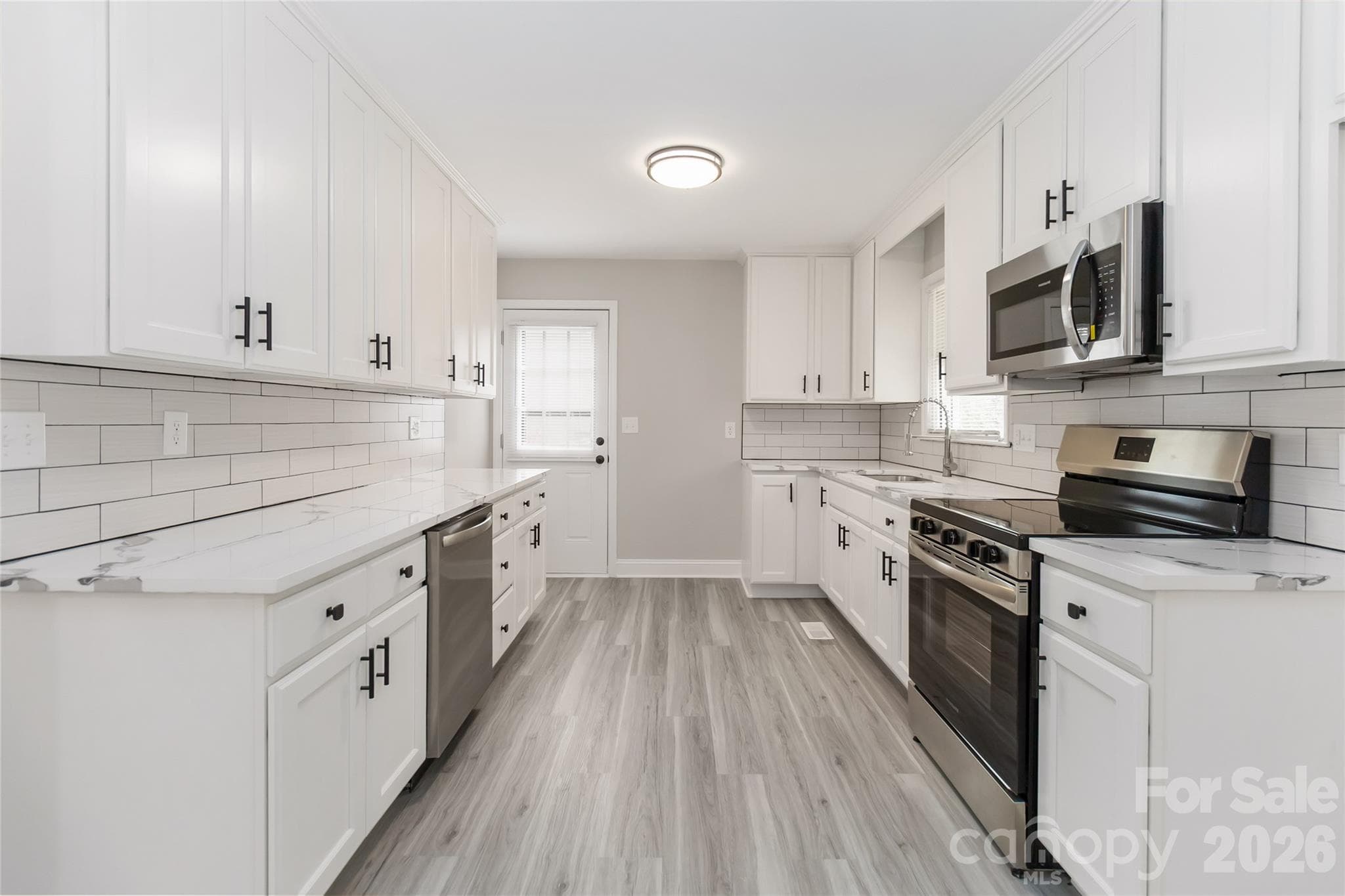 Single Family Residence at 6726 Barrington Drive, Charlotte, photo 6 of 19