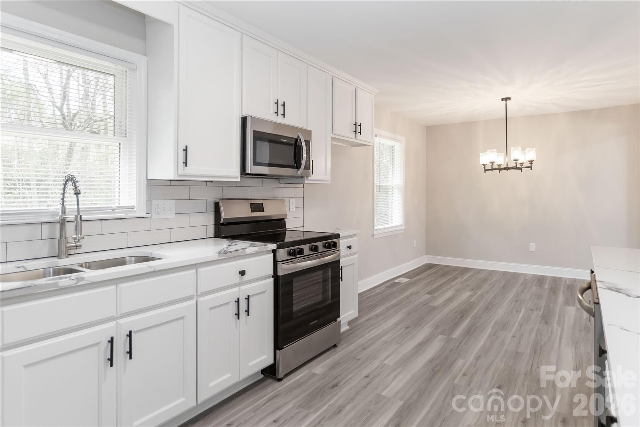 Single Family Residence at 6726 Barrington Drive, Charlotte, photo 9 of 19