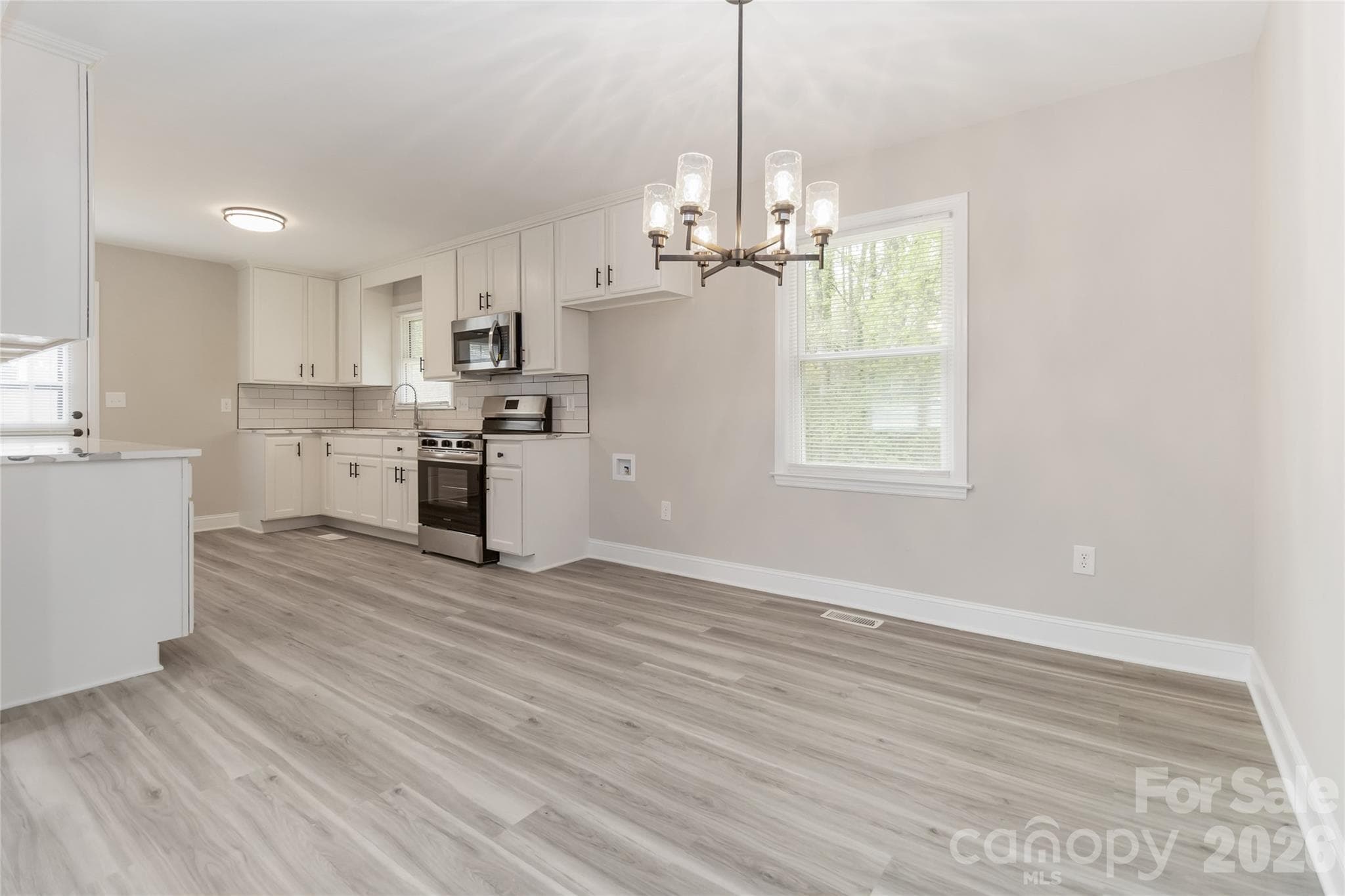 Single Family Residence at 6726 Barrington Drive, Charlotte, photo 12 of 19