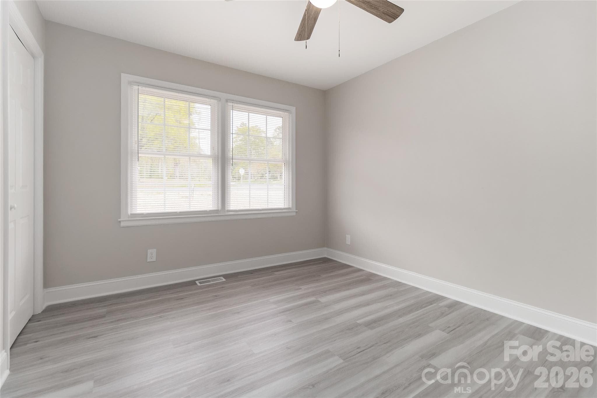 Single Family Residence at 6726 Barrington Drive, Charlotte, photo 13 of 19