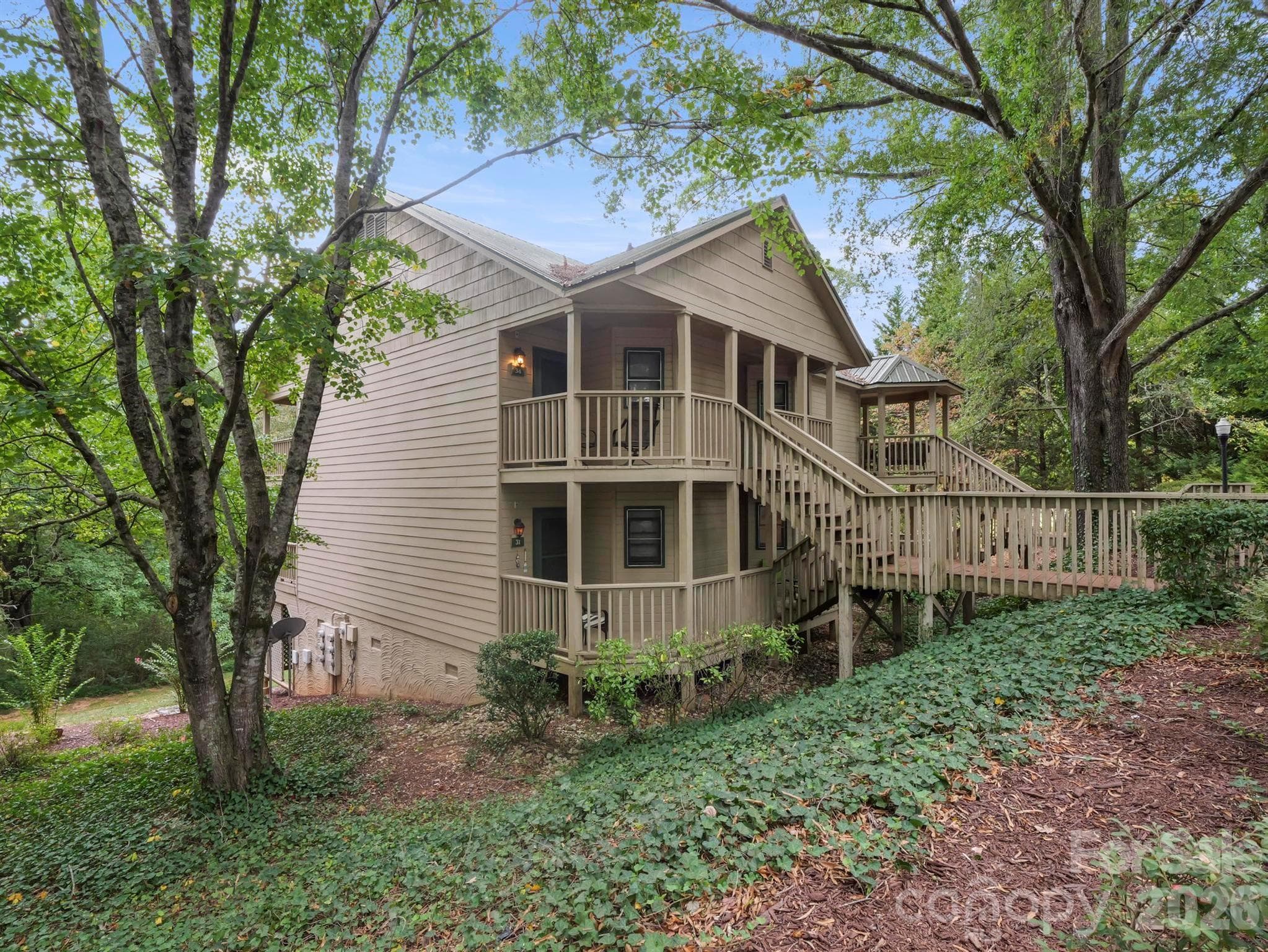 End unit - 160 Whitney Boulevard, Lake Lure