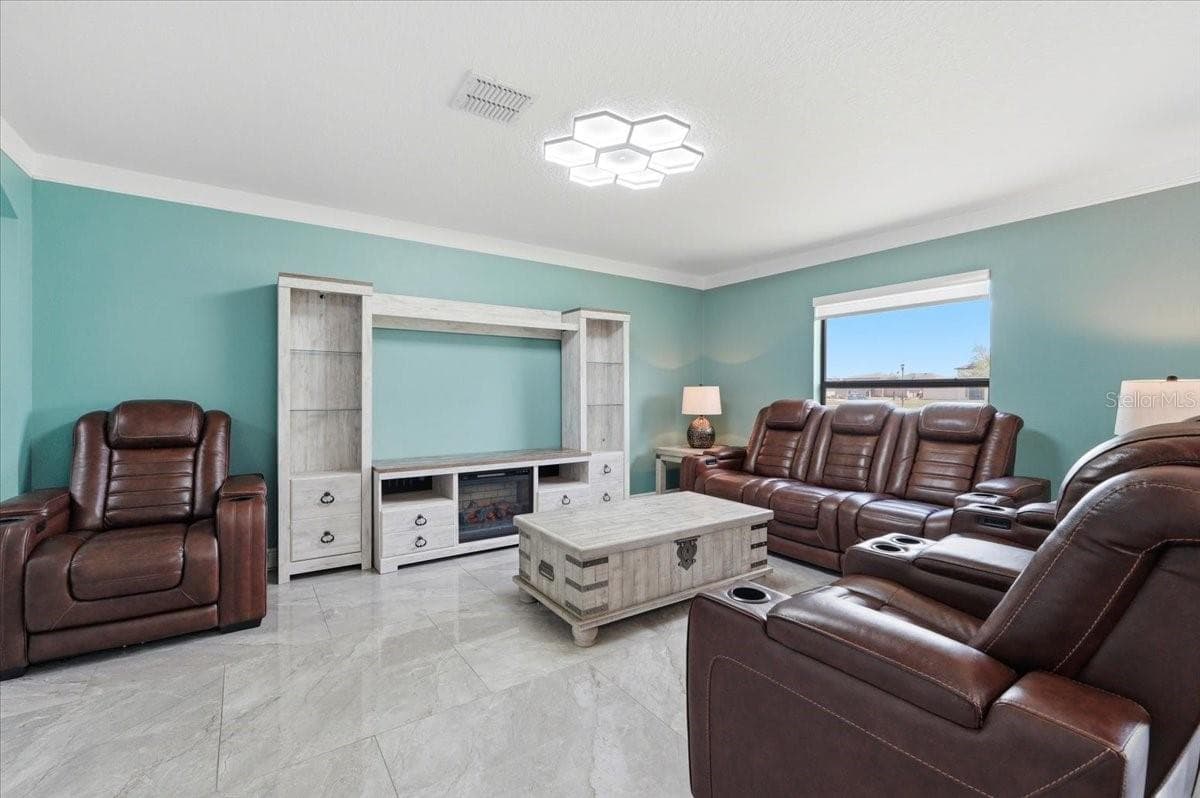 Single Family Residence at 6431 COMO PL, LAKELAND, photo 10 of 39