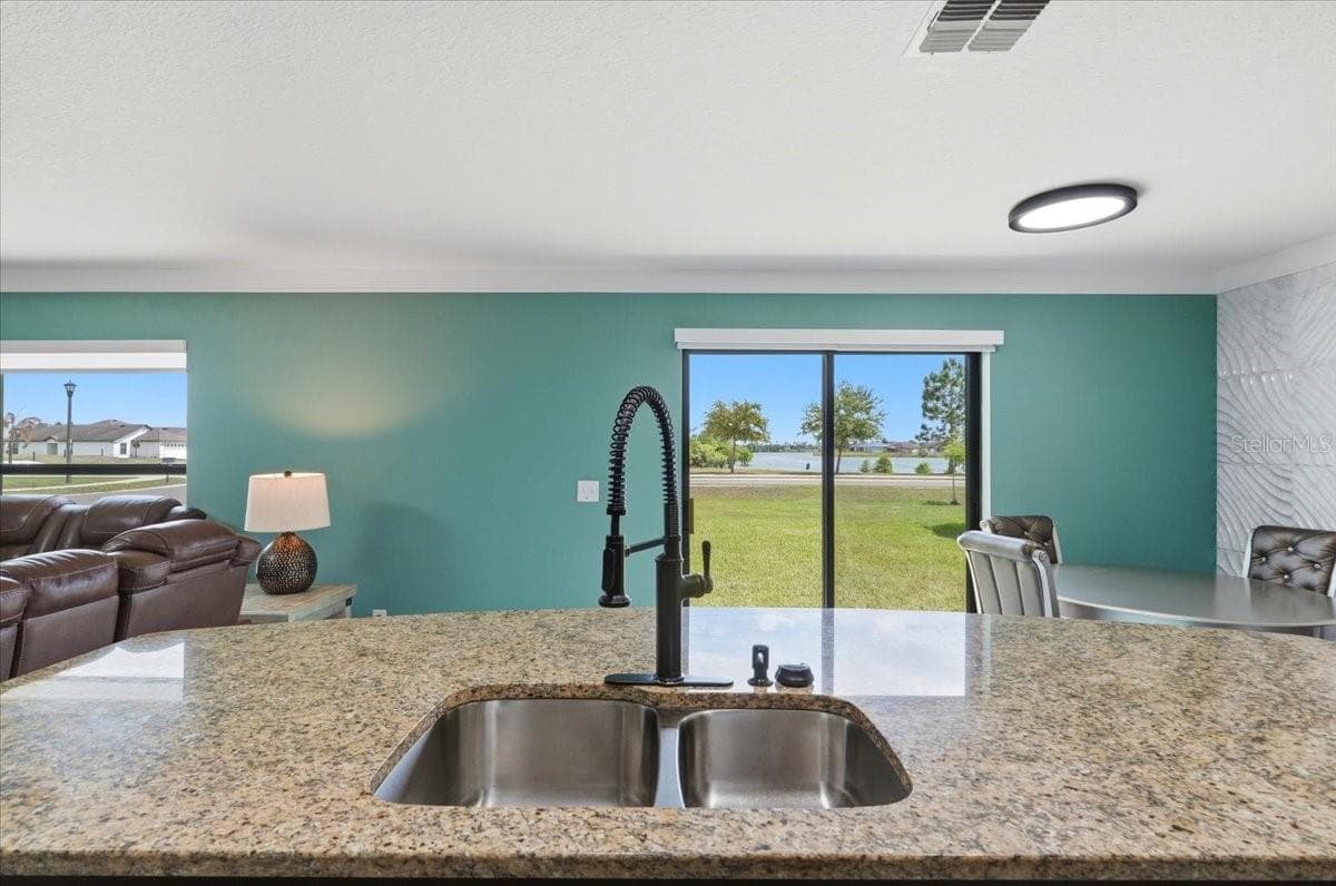 Single Family Residence at 6431 COMO PL, LAKELAND, photo 14 of 39