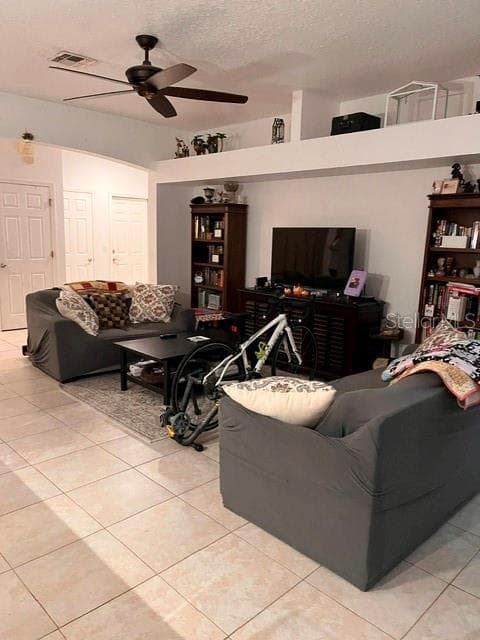 Single Family Residence at 10049 SAVANNAH BLUFF LN, ORLANDO, photo 3 of 25