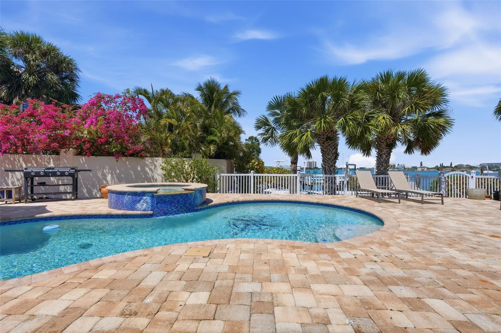 Waterfront Pool - 711 64TH AVE, ST PETE BEACH