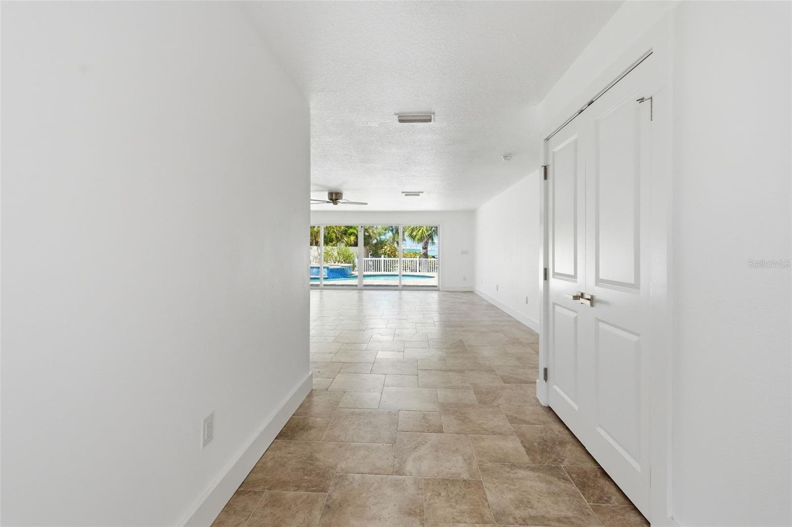 Foyer - 711 64TH AVE, ST PETE BEACH