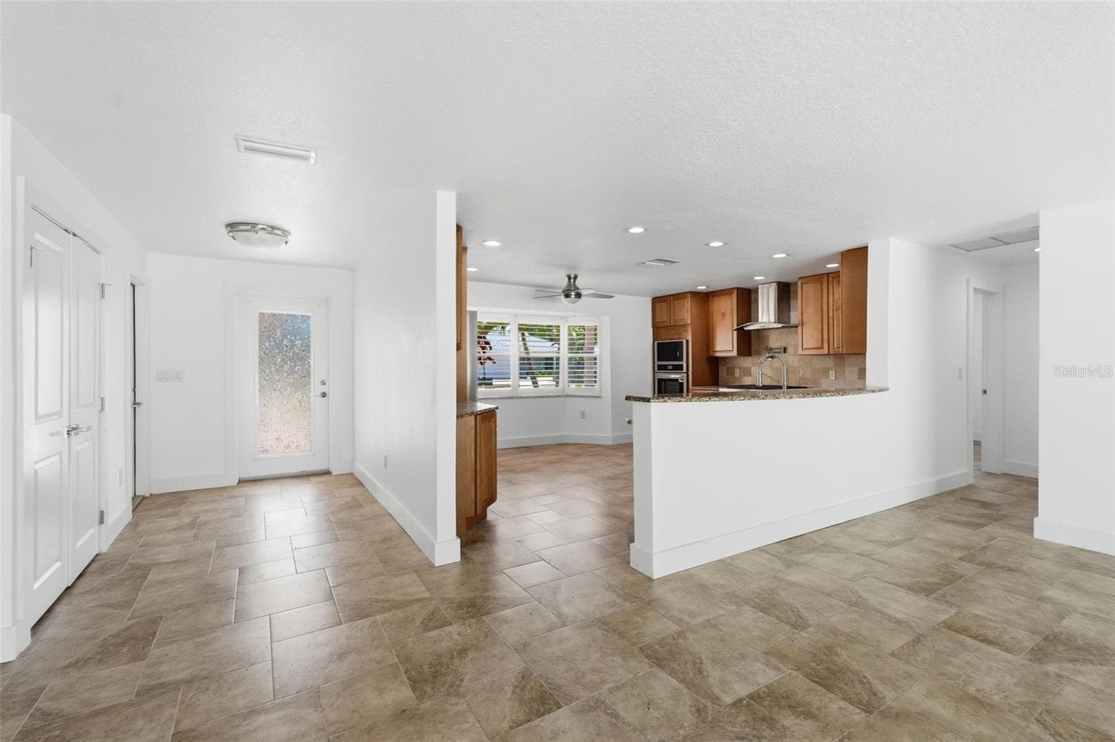 Foyer/Kitchen - 711 64TH AVE, ST PETE BEACH