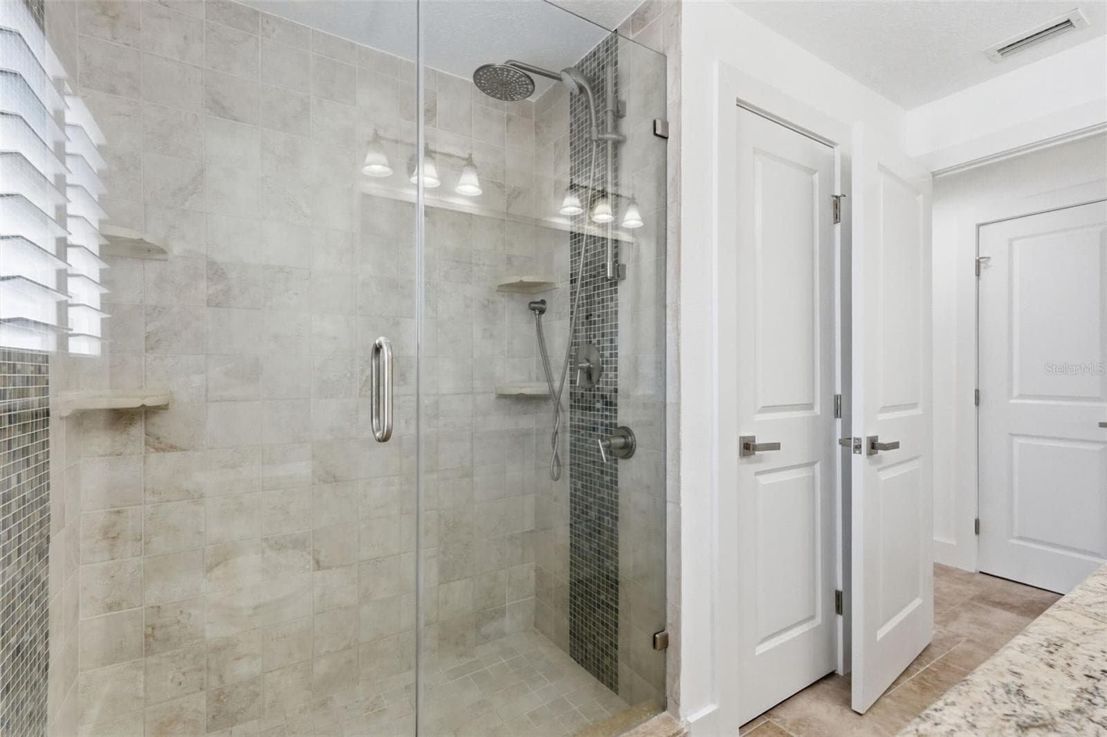 Hallway Bathroom - 711 64TH AVE, ST PETE BEACH