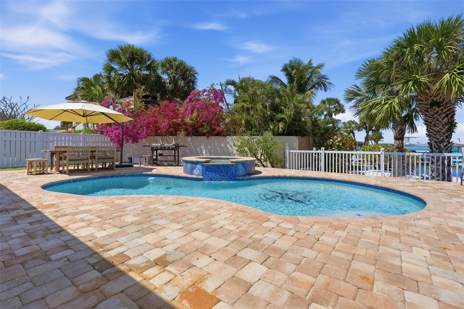 Waterfront Pool - 711 64TH AVE, ST PETE BEACH