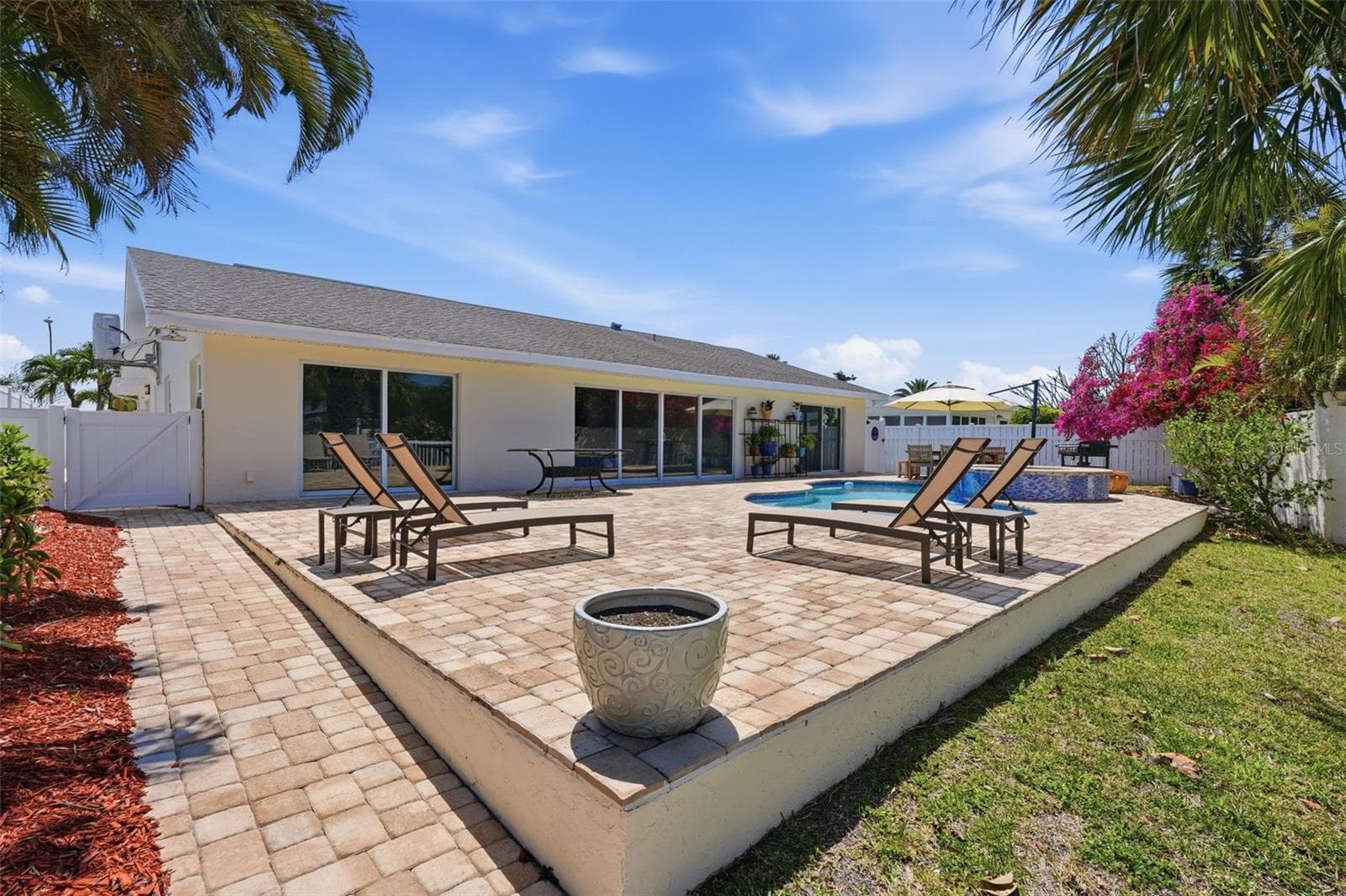 Back Exterior - 711 64TH AVE, ST PETE BEACH