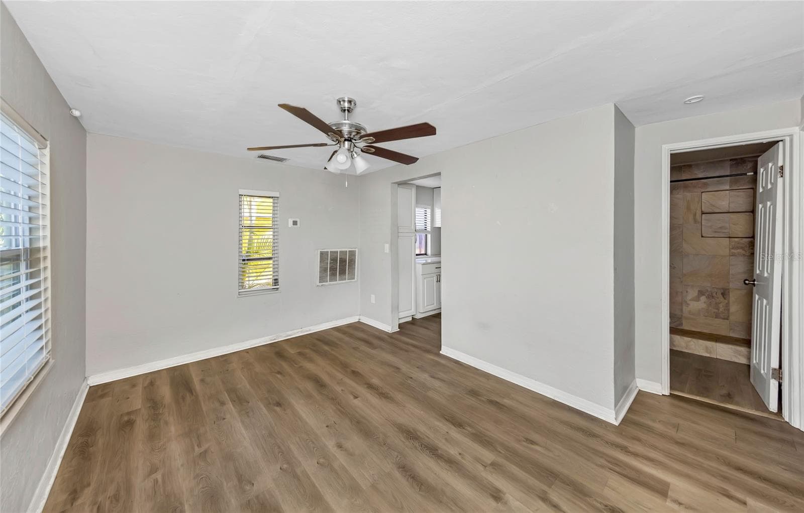 Living Room - 4139 26TH ST N, ST PETERSBURG