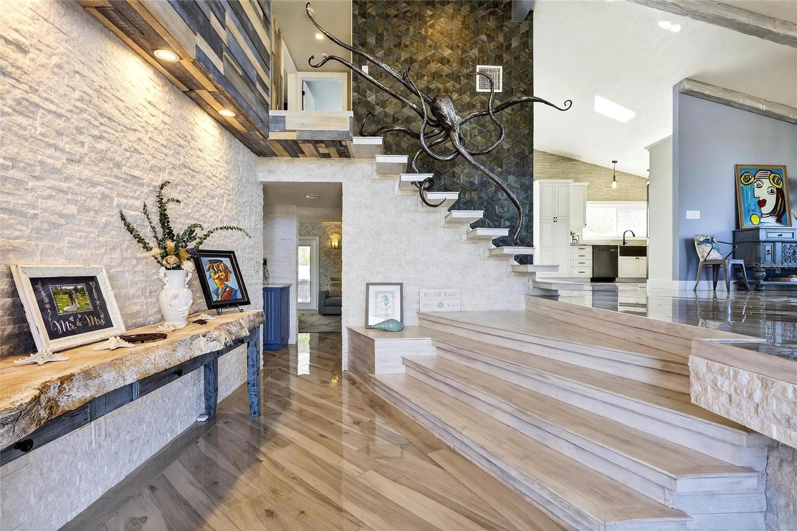 Foyer upon entry - 931 GULF BLVD, BELLEAIR BEACH