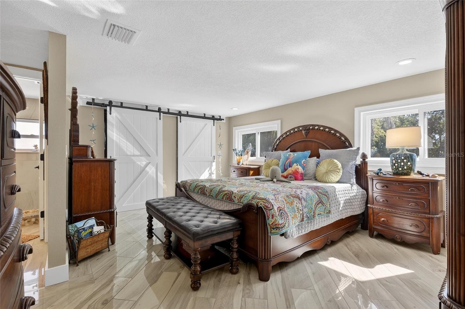 2nd Bedroom w/ ensuite bathroom - 931 GULF BLVD, BELLEAIR BEACH