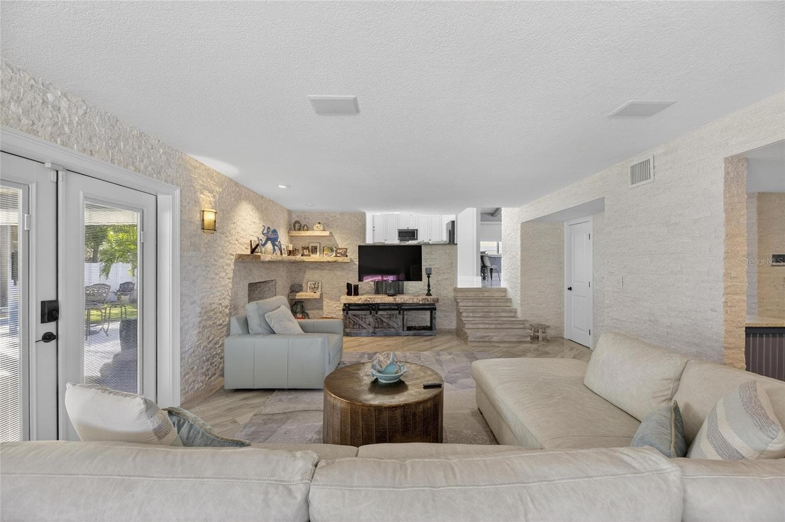 Single Family Residence at 931 GULF BLVD, BELLEAIR BEACH, photo 68 of 90